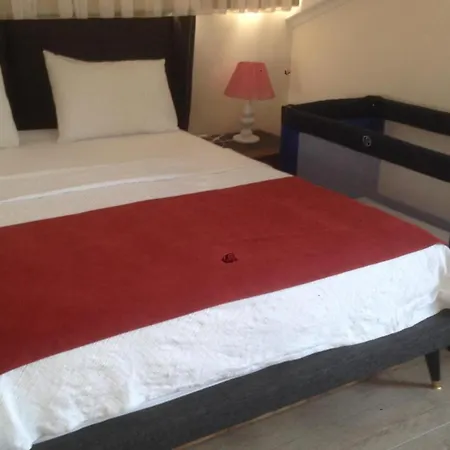 3 Bedroom - Close To The Center Villa