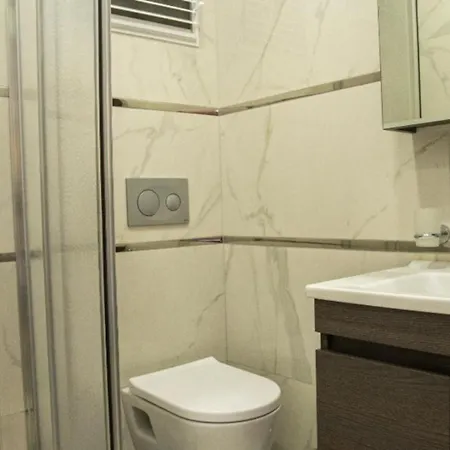 3 Bedroom - Close To The Center