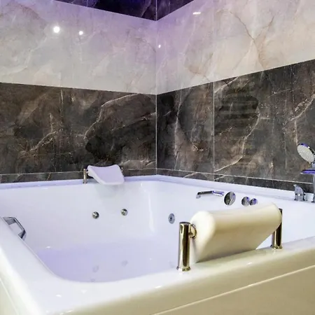 빌라 3 Bedroom - Close To The Center 페티예