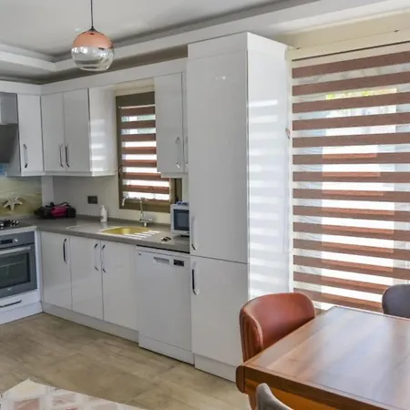 3 Bedroom - Close To The Center