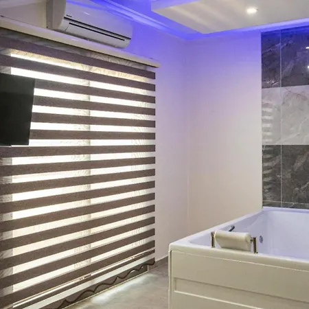 빌라 3 Bedroom - Close To The Center 페티예