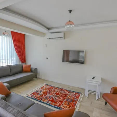 3 Bedroom - Close To The Center 빌라 페티예
