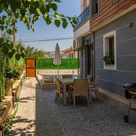 3 Bedroom - Close To The Center 빌라 페티예