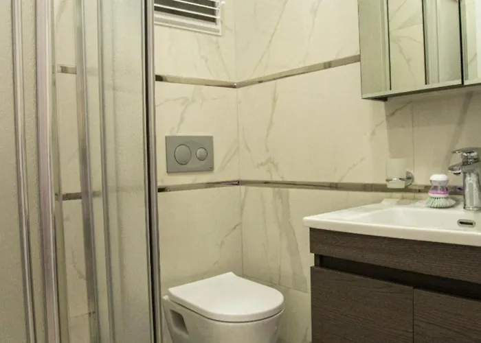 3 Bedroom - Close To The Center