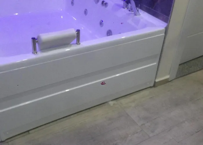 3 Bedroom - Close To The Center Вилла *