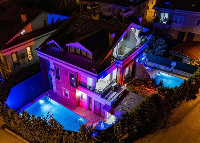 Вилла 3 Bedroom - Close To The Center *