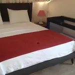 3 Bedroom - Close To The Center 빌라