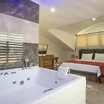3 Bedroom - Close To The Center 빌라 *