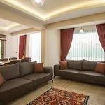 3 Bedroom - Close To The Center * 페티예