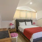 3 Bedroom - Close To The Center 빌라 페티예