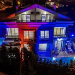 빌라 3 Bedroom - Close To The Center 페티예