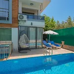 빌라 3 Bedroom - Close To The Center