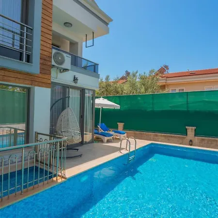3 Bedroom - Close To The Center 페티예